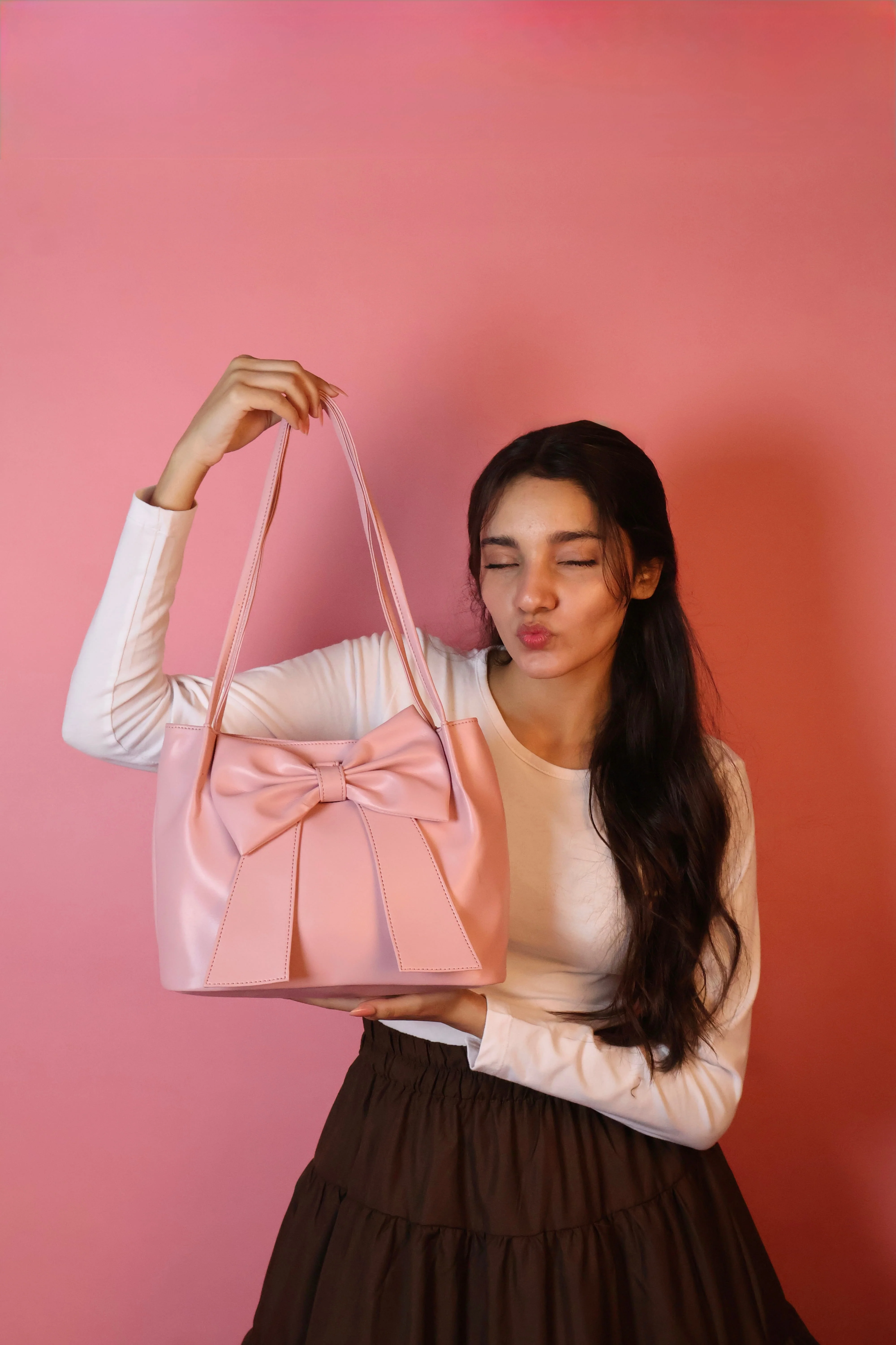 Pink Soft Bow Hand Bag - Image 4
